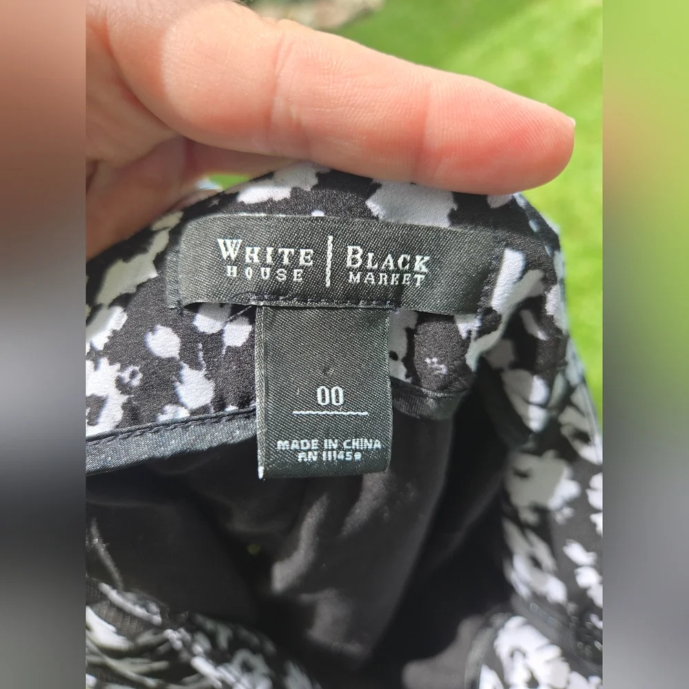 White House Black Market Black and White Patterned Pencil Skirt - Picture 7 of 7